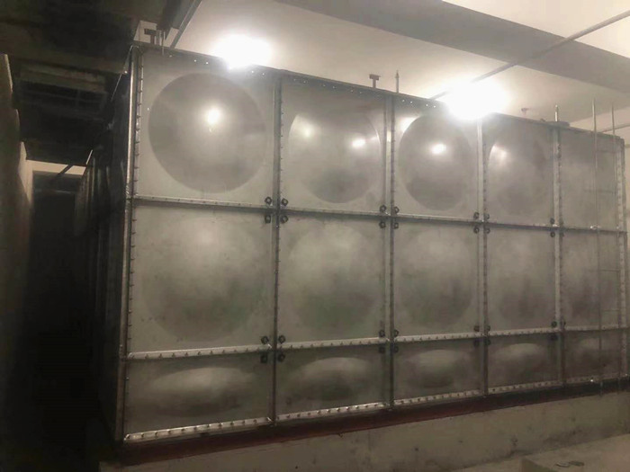 再次強(qiáng)調(diào)鍍鋅水箱的安裝