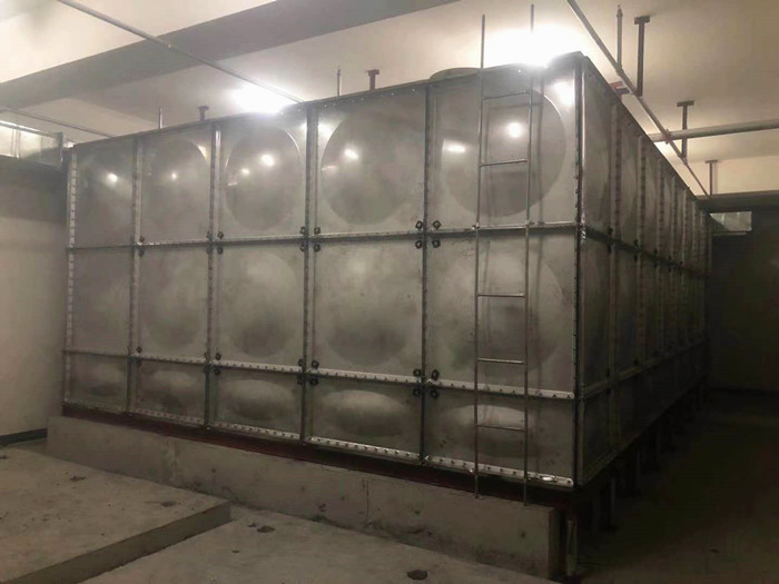 再次強(qiáng)調(diào)鍍鋅水箱的安裝