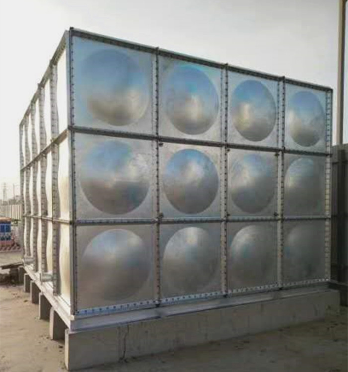 鍍鋅水箱材質(zhì)和合理的設(shè)計決定了它的廣泛應(yīng)用